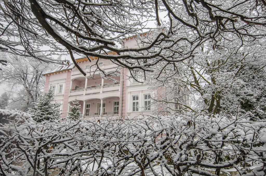 Willa Arabeska Lądek-Zdrój Exteriör bild